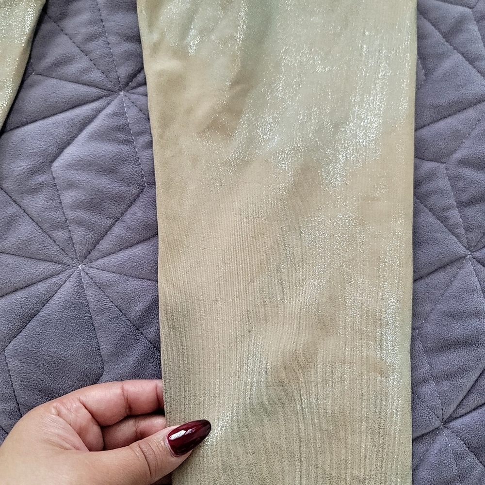 Beyond Yoga softshine leggings size small - Picture 6 of 17